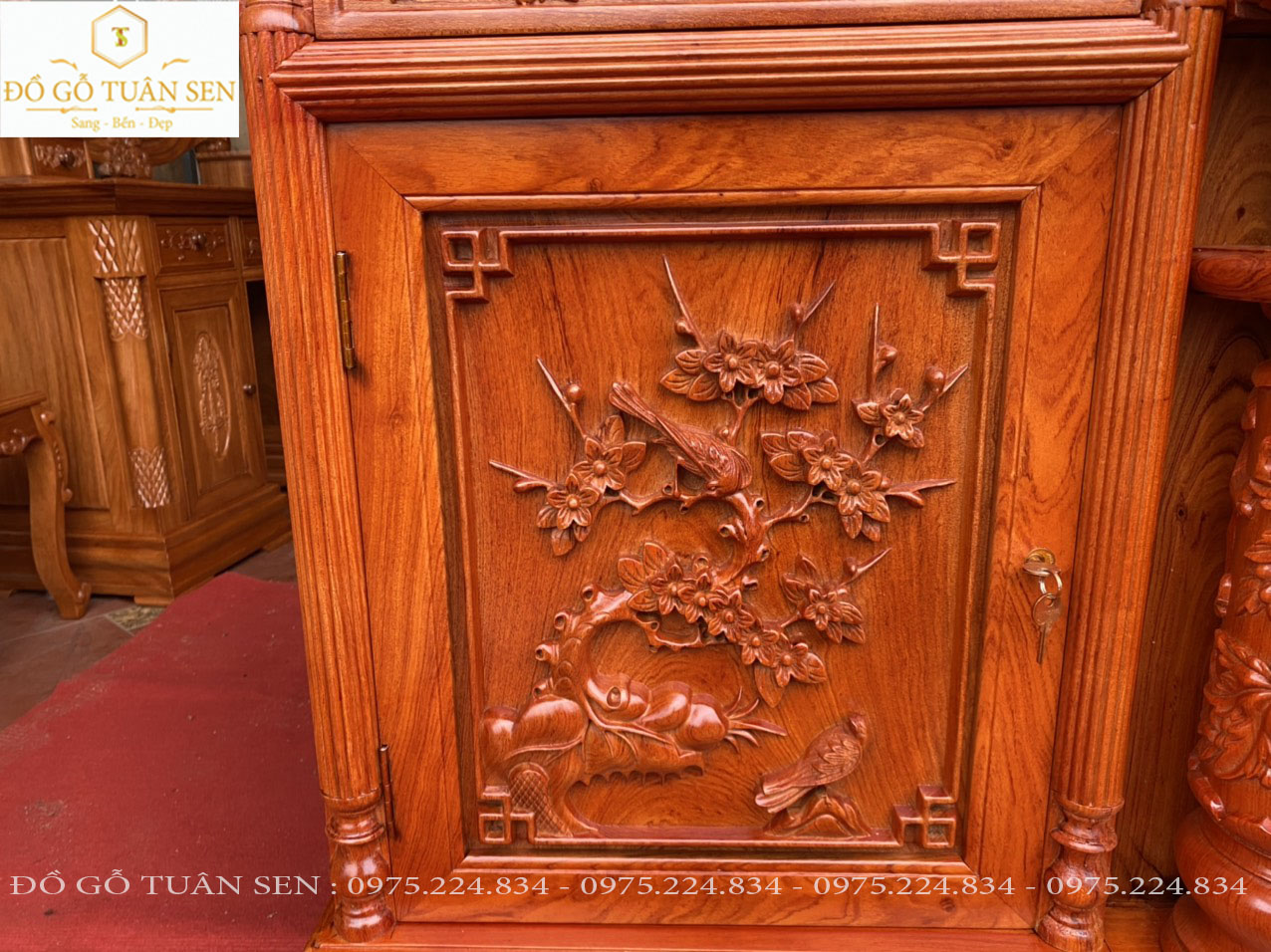 Hình ảnh chi tiết Kệ tivi gỗ hương cột nho 